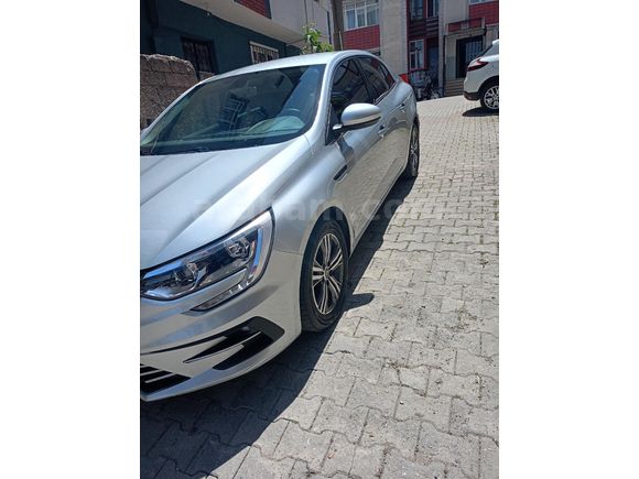 Sahibinden Renault Megane 1.3 TCe Touch 2023 Model