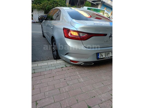 Sahibinden Renault Megane 1.3 TCe Touch 2023 Model