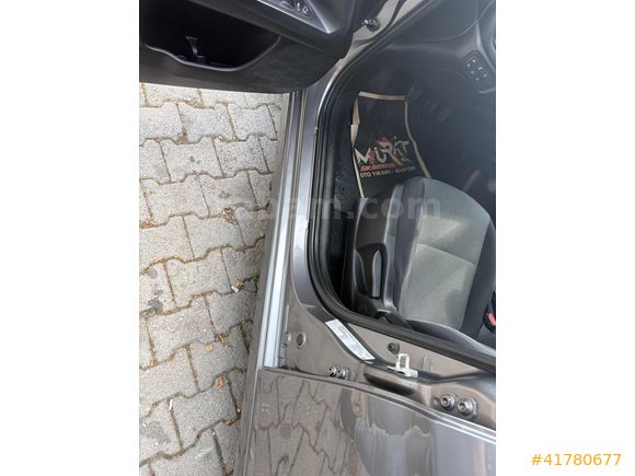 İKLİM AUTO.DAN DÜŞÜK KİLOMETRE AİLE ARACI