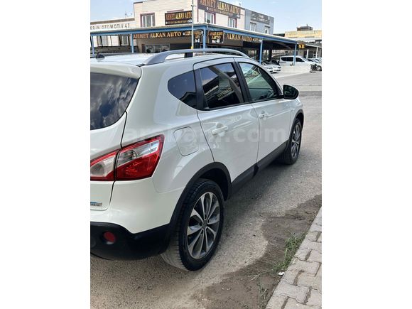 Demiral dan  Qashqai Platinium hatasız
