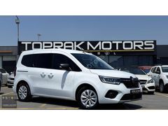 TOPRAK MOTORS İSTANBUL'DAN 2025 KANGOO MULTIX TECHNO 1.5 BLUEDCI