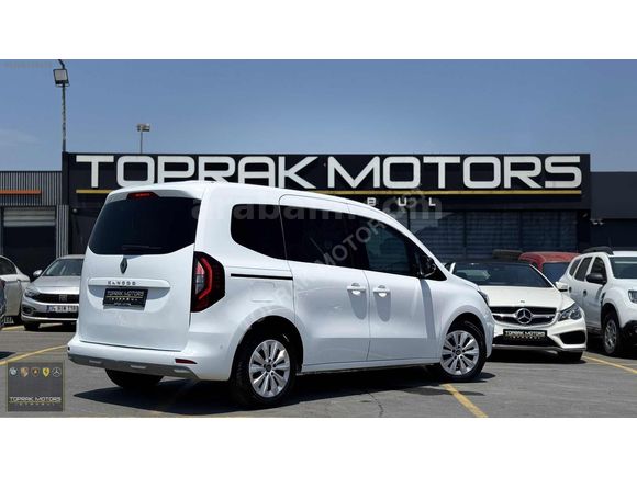 TOPRAK MOTORS İSTANBUL'DAN 2025 KANGOO MULTIX TECHNO 1.5 BLUEDCI