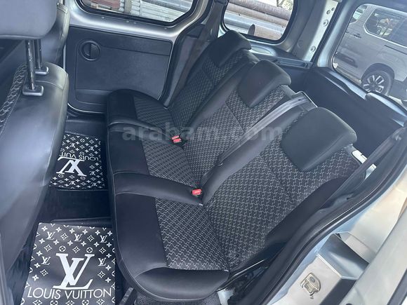 Sahibinden Renault Kangoo Multix 1.5 dCi Authentique 2012 Model 