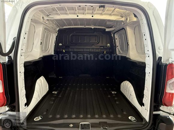 2023 MODEL 63.300 KM OPEL COMBO CARGO EDİTİON 1.5 HATASIZ %20