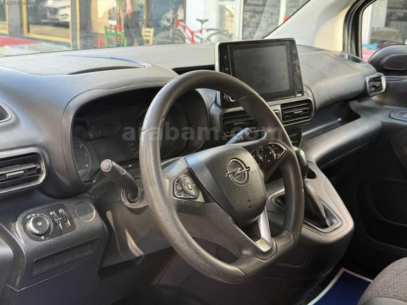 2021 COMBO CARGO ELEGANCE XL HATASIZ BOYASIZ 177.000 KM