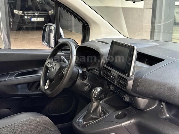 2021 COMBO CARGO ELEGANCE XL HATASIZ BOYASIZ 177.000 KM