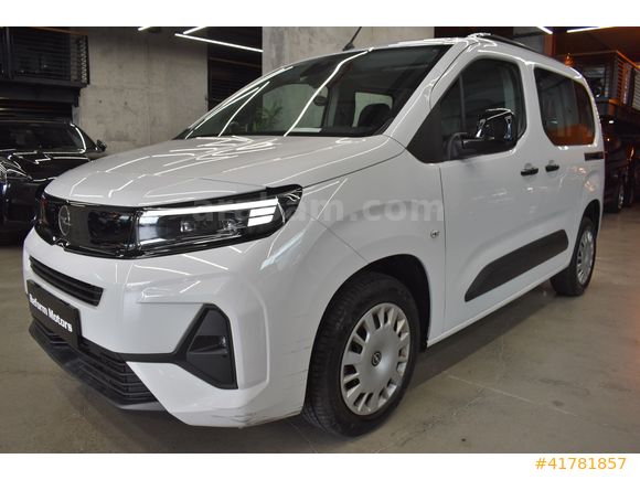 REFORM MOTORS 2025 OPEL COMBO 1.5D ESSENTİAL BOYASIZ