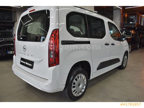REFORM MOTORS 2025 OPEL COMBO 1.5D ESSENTİAL BOYASIZ