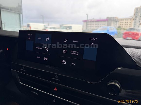 2022m 44000KM DEĞİŞENSİZ C4 1.2 Puretech Shine EAT8