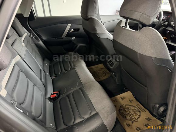 2022m 44000KM DEĞİŞENSİZ C4 1.2 Puretech Shine EAT8