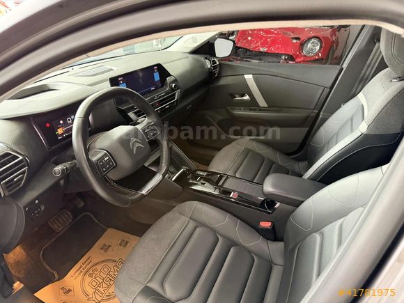 2022m 44000KM DEĞİŞENSİZ C4 1.2 Puretech Shine EAT8