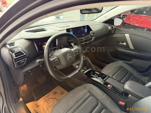 2022m 44000KM DEĞİŞENSİZ C4 1.2 Puretech Shine EAT8