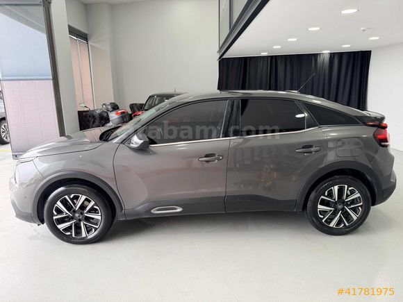 2022m 44000KM DEĞİŞENSİZ C4 1.2 Puretech Shine EAT8