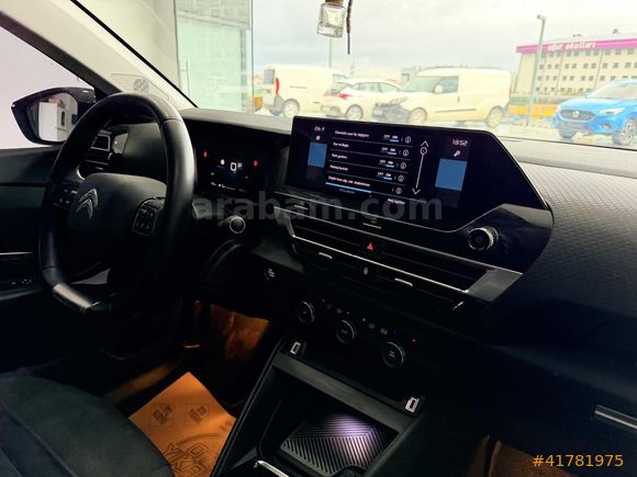 2022m 44000KM DEĞİŞENSİZ C4 1.2 Puretech Shine EAT8
