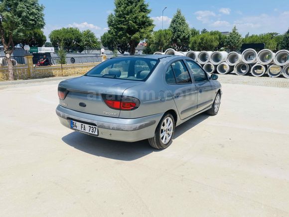 Sahibinden Renault Megane 2.0 RXT 1998 Model 
