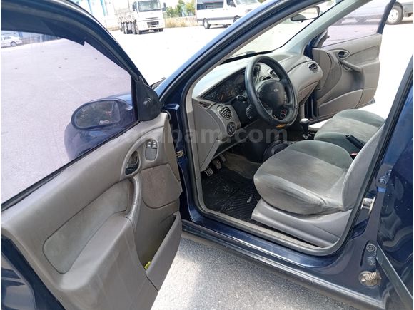 Sahibinden Ford Focus 1.6 Ambiente 2000 Model  345.000 km Lacivert
