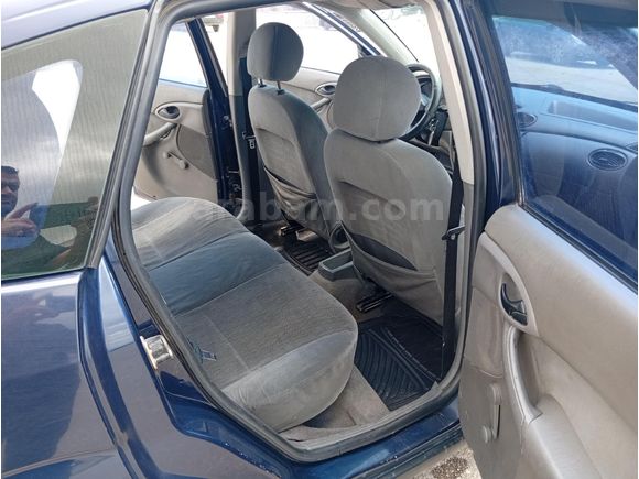 Sahibinden Ford Focus 1.6 Ambiente 2000 Model  345.000 km Lacivert