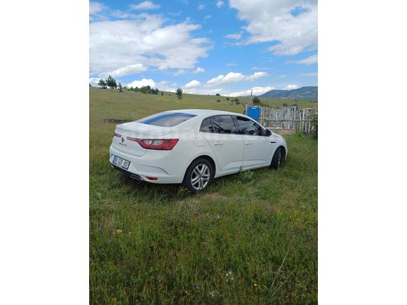 Sahibinden Renault Megane 1.3 TCe Joy 2022 Model 