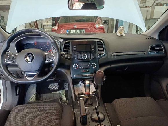 Sahibinden Renault Megane 1.3 TCe Joy 2022 Model 