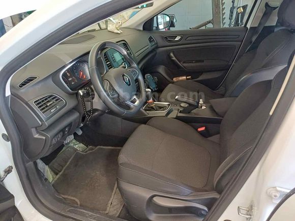 Sahibinden Renault Megane 1.3 TCe Joy 2022 Model 