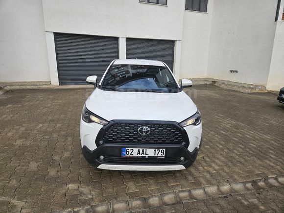 Sahibinden Toyota Corolla Cross 2025 şubat çıkışlı