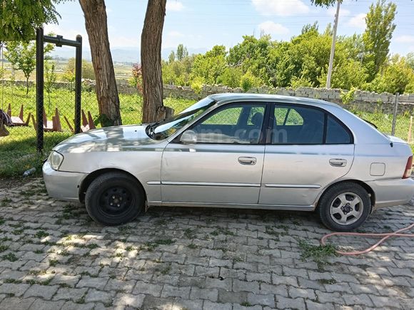 Sahibinden Hyundai Accent 1.5 GLS 2001 Model