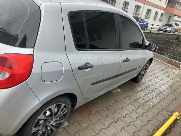 MEMUR’dan  Bakımlı,Sorunsuz Clio 3(MOTOR YENİ)