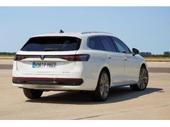 Sahibinden Volkswagen Passat 1.5 TSi R Line 2025 Model  150 km Beyaz
