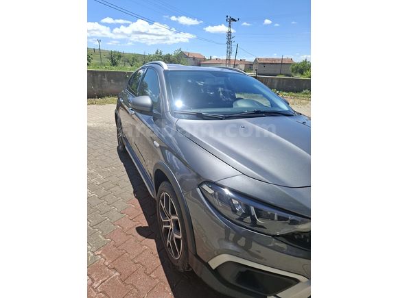 öğretmenden Fiat Egea Cross