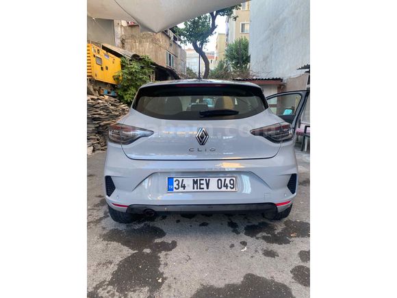 Sahibinden Renault Clio 1.0 TCe Evolution 2024 Model  (GSR2) paket  (((son fiyat gelen alır )))