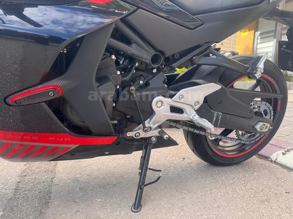 SATILIK HATASIZ BOYASIZ SIFIR AYARINDA2023 MODEL CFMOTO SR 450CC