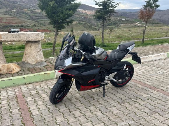 SATILIK HATASIZ BOYASIZ SIFIR AYARINDA2023 MODEL CFMOTO SR 450CC