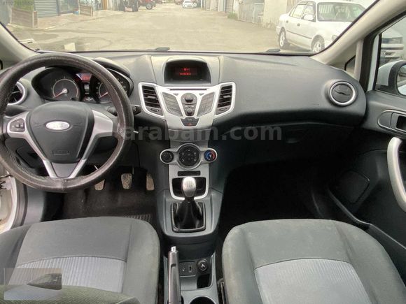 ÖZYILDIZ dan 2012 model FORD FİESTA 1.4 TDCİ TREND
