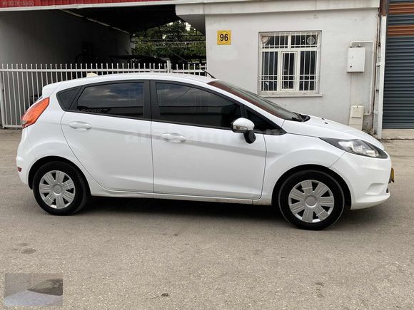 ÖZYILDIZ dan 2012 model FORD FİESTA 1.4 TDCİ TREND