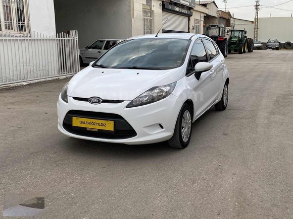 ÖZYILDIZ dan 2012 model FORD FİESTA 1.4 TDCİ TREND