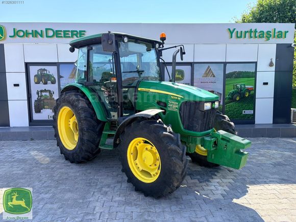 2016 MODEL JOHN DEERE 5095M 4WD KABİNLİ TRAKTÖR SATILIKTIR.