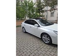 Sahibinden Renault Latitude 1.5 dCi Privilege 2011 Model sanruflu 355.000 km Sedefli Beyaz