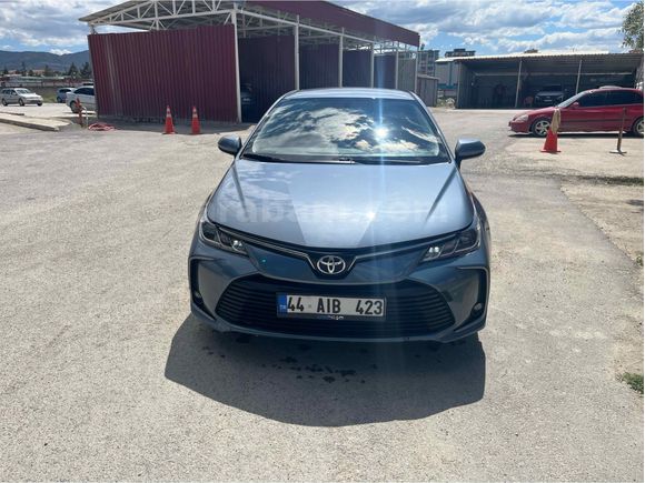 Sahibinden Toyota Corolla 1.5 Dream 2022 Model  50.000 km Gri (metalik)