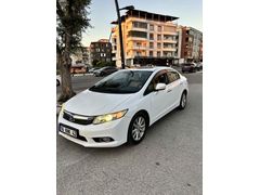 Sahibinden Honda Civic 1.6 Elegance 2012 Model  175.000 km Beyaz