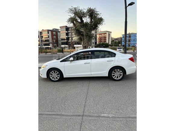 Sahibinden Honda Civic 1.6 Elegance 2012 Model  175.000 km Beyaz