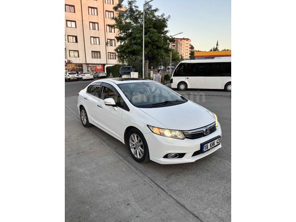 Sahibinden Honda Civic 1.6 Elegance 2012 Model  175.000 km Beyaz