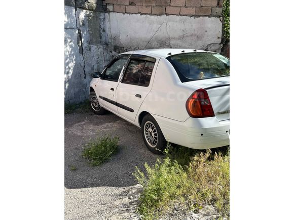 Sahibinden Renault Clio 1.4 RNA 2001 Model  temiz 
