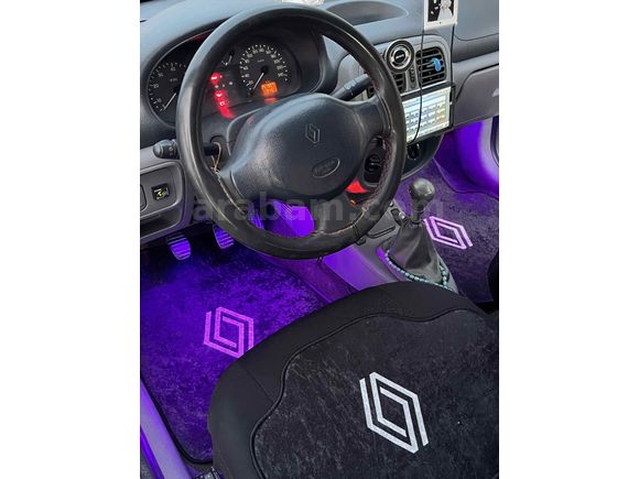 Sahibinden Renault Clio 1.4 RNA 2001 Model  temiz 
