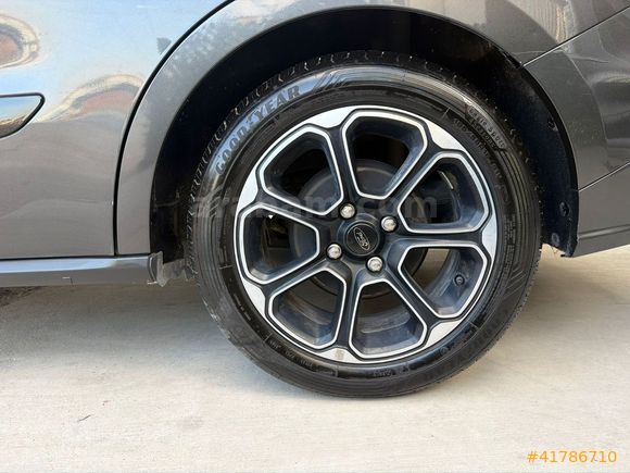 LİVA'DAN FORD COURİER