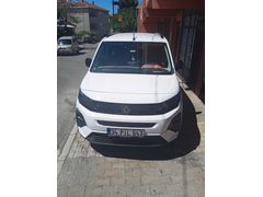 Sahibinden Peugeot Rifter 1.5 BlueHDI Allure 2025 Model 
