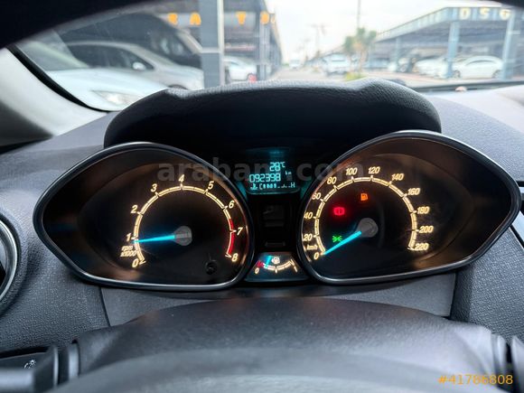 2015 FORD FİESTA 92 BİNDE