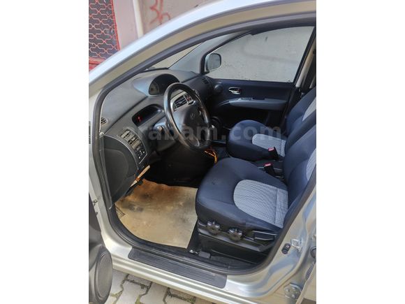 Sahibinden Hyundai Matrix 1.5 CRDi Select 2009 Model  282.500 km Gri (Gümüş)