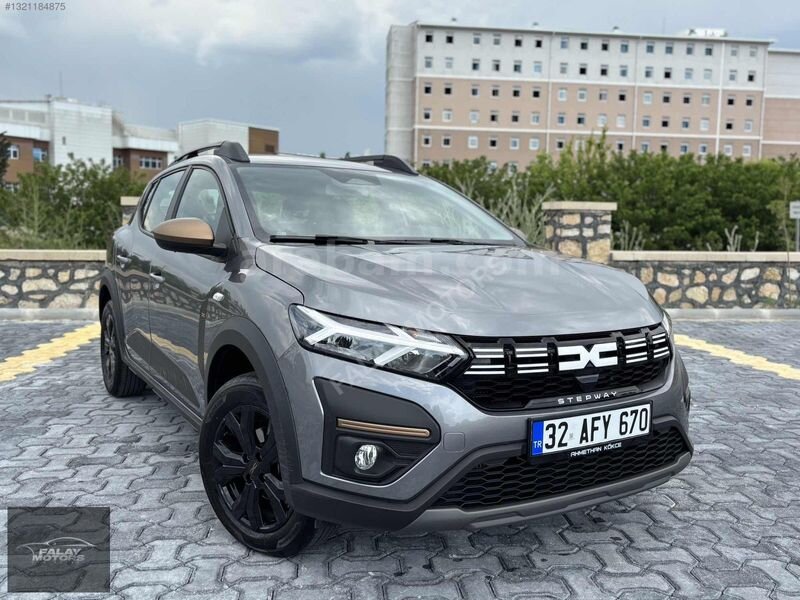 2025 // OTOMATİK // SANDERO STEPWAY EXTREME // 1.0 TCE SUNROOF