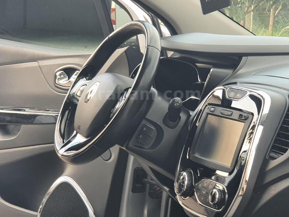 Galeriden Renault Captur 1.2 TCe Icon 2015 Model İzmir