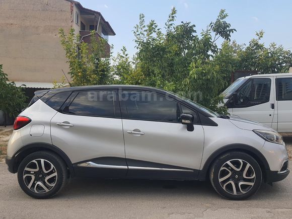 Galeriden Renault Captur 1.2 TCe Icon 2015 Model İzmir